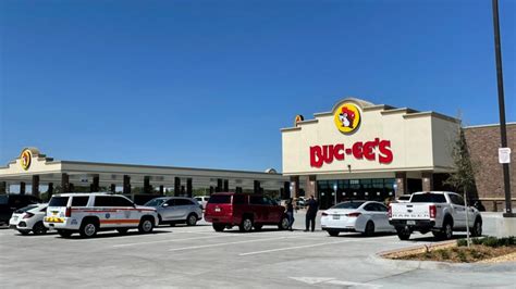 Bucees daytona - World famous Buc-ee’s offers 104 gas pumps and a mega-convenience store that’s over 50,000 square feet. Located at I-95 and LPGA Boulevard in Daytona Beach, Buc-ee’s is more than a gas station - the food and shopping are also a big draw.